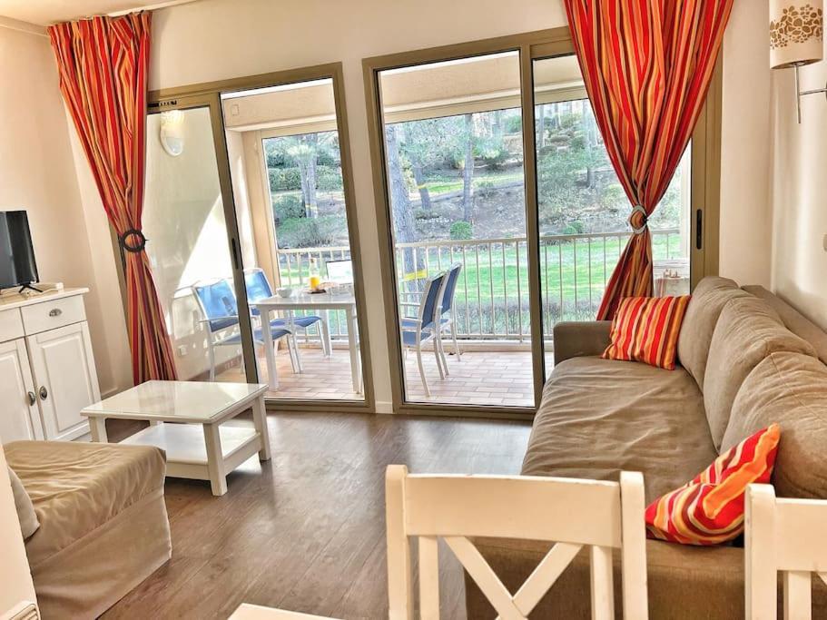 Appartement Tout Confort, Piscine Et Acces Plage Санари-сюр-Мер Экстерьер фото